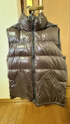 トミーヒルフィガー ブラウンダウンベスト