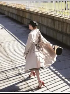 アプワイザーリッシェ;バックプリーツトレンチコート