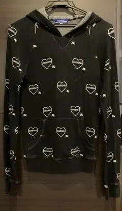 希少　バーバリー　ブルーレーベル　パーカー　トレーナー　ロゴ柄　ハート　黒