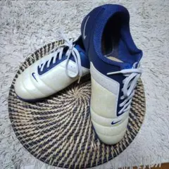 フットサルシューズ　未使用品　Nike ネイビー/ホワイト