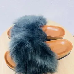 ZARA ファーサンダル サイズ35 未使用 - メルカリ