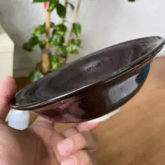 天目茶碗？陶器の深皿 黒と茶色のグラデーション