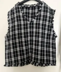 新品未使用ツイードベスト　ツイードジレ　ブラック