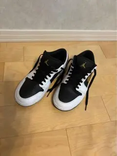 NIKE エアジョーダン1 LOW 25.5cm 白黒金