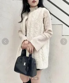 アイボリー ファー風 ノースリーブベスト Mサイズ相当　ファーベスト　Chico