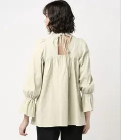 リリーブラウン　ブラウス