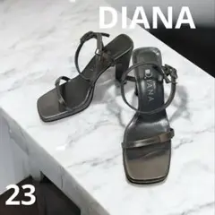 【美品】DIANA ダイアナ メタリック ストラップサンダル 23のサムネイル