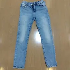 Item thumbnail for item ab5d820f-ea79-4486-acfb-599144772ecc