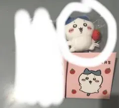 ちいかわ台湾限定　いちご　ぬいぐるみ　マスコット　ハチワレ