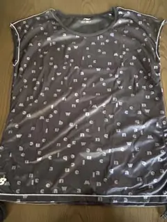 New Balance ブラック ノースリーブ Tシャツ