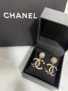 CHANEL ココマーク レトロ感 ダイス ピアス - メルカリ