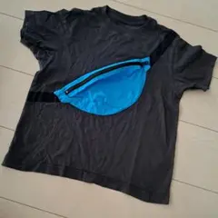 ポケット付き黒Tシャツ