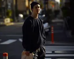 ブラック トレーナー