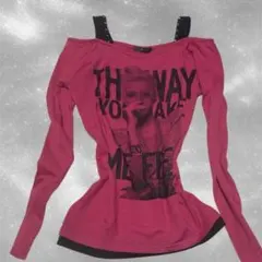 平成ギャル　 オフショルダー ピンク 長袖Tシャツ