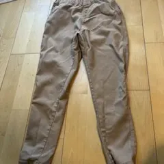 140サイズ スリムフィットパンツ　ベージュ