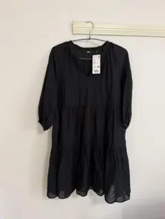 【美品】ユニクロ ティアードミニワンピースのサムネイル