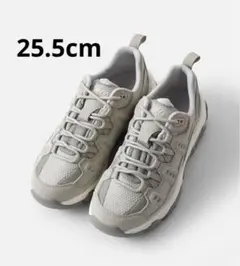 美品 HI-TEC スニーカー ENDEAVOUR WPサンド 25.5cm