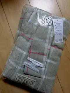 ベージュとピンクのチェック柄カーテン　新品