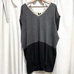 soeur7 グレーと黒のVネック半袖ニットチュニック