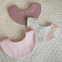 ころっと可愛いまんまるスタイ⑤　卵型スタイ　スタイ4枚セット 女の子