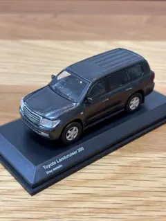 京商 1/64 TOYOTA Landcruiser200 台座付き　ほぼ新品