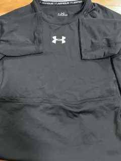 UNDER ARMOUR ブラック アンダーシャツ LG