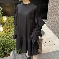 KBF フリルスリーブミニワンピース