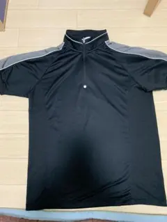 ユニクロ　Tシャツ　ブラック
