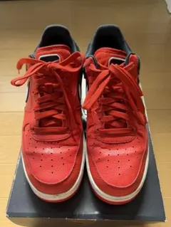 NIKE AIR FORCE 1 レッド ブラック スニーカーのサムネイル