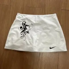 Nike DRI-FIT ホワイトテニススコートS
