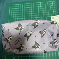 クロミちゃんスクエアポーチ