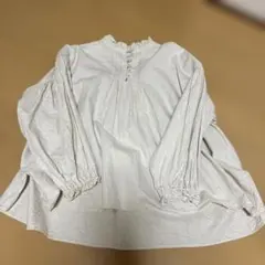 SM2フリル襟ライトグレー長袖ブラウス