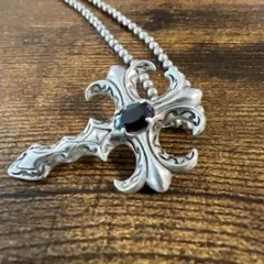 ピンクの猫専用シルバー クロス型ペンダント ネックレス
