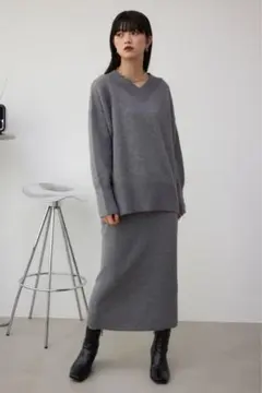 AZUL by moussy Vネックフォルムニットトップス