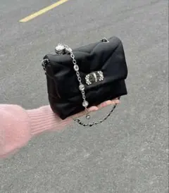 shein キルティングチェーンバッグ　ストーン　キラキラ　ビジュー