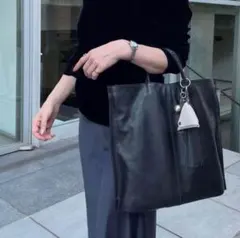 【訳あり】イアパピヨネ タッセルトートバッグ《本革/A4サイズ対応》 ブラック