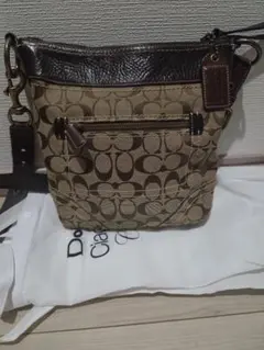 COACH シグネチャー ショルダーバッグ 10402 ベージュ 斜め掛け可のサムネイル