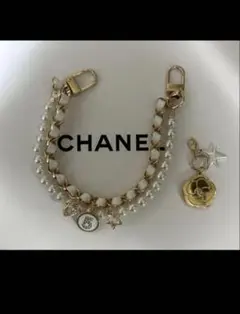 CHANEL　2025年ホリデーチャーム　　　　スマホホルダー