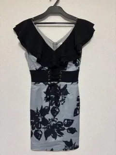 TIKA フリル付き花柄タイトドレス キャバドレス