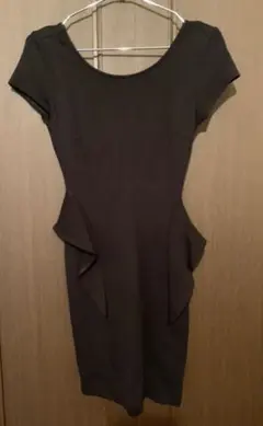 ザラ ペプラム ワンピース