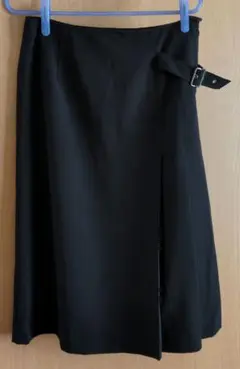 黒 サイドベルト付き フレアスカート