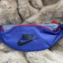 ナイキ　ボディバック　ブルーピンク