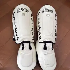Fairtex キックボクシング　レックガード　Sサイズ