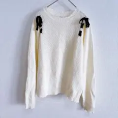 リボン付きアイボリー長袖ニットセーター