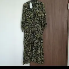 新品！ザラのボタニカルワンピース