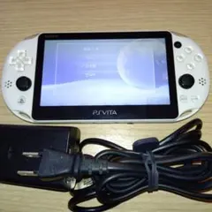 ほぼ未使用 PS Vita PCH-2000 Wi-Fiモデル 充電器付き