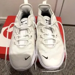 ⭐︎NIKE Air ホワイトスニーカー／21cm 軽量・クッションモデル