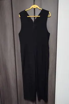 23区　ブラック Vネック サロペット　オールインワン　３８