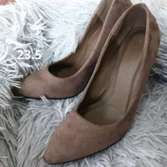 ベージュ スエード ポインテッドトゥ ハイヒール 23.5cm