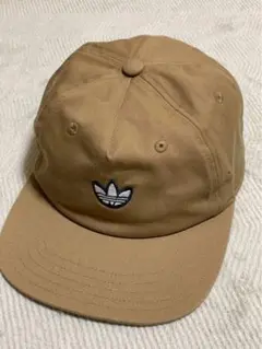 adidas ベージュ キャップ